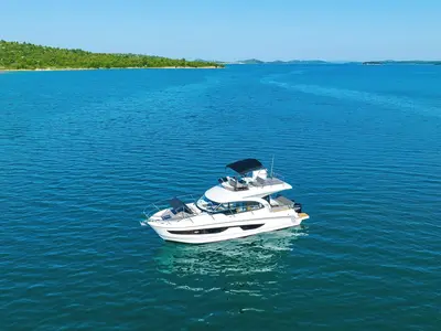 Tango, a Beneteau Antares 11 Fly OB motorboat at Pirovac, Croatia