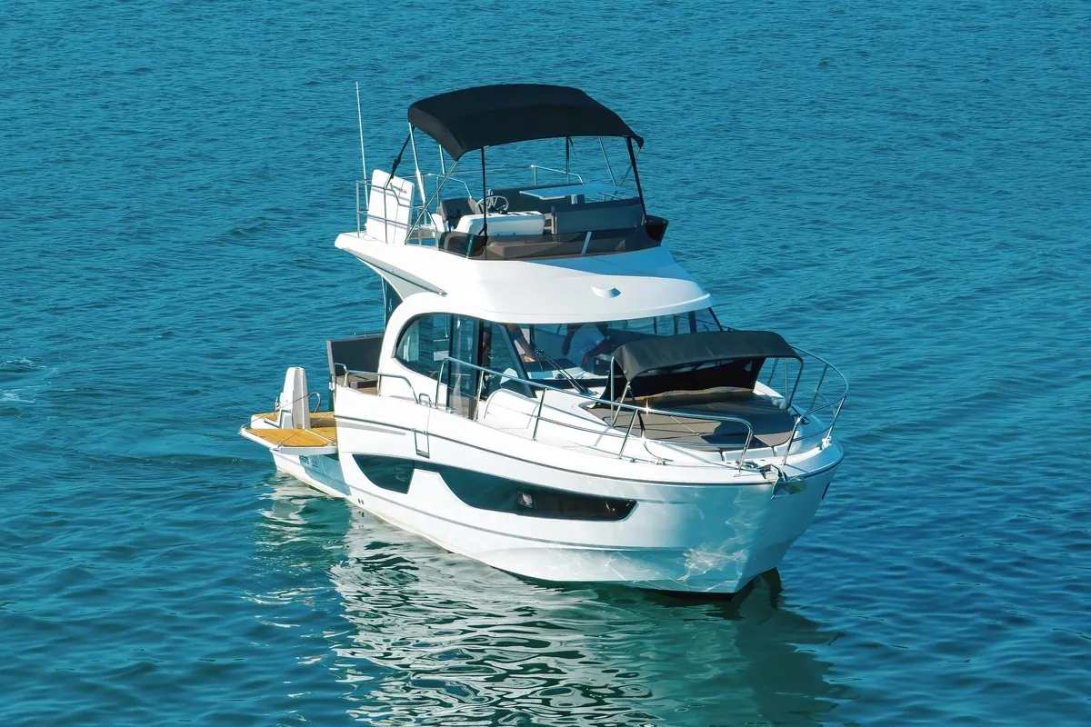 Tango, a Beneteau Antares 11 Fly OB motorboat at Pirovac, Croatia