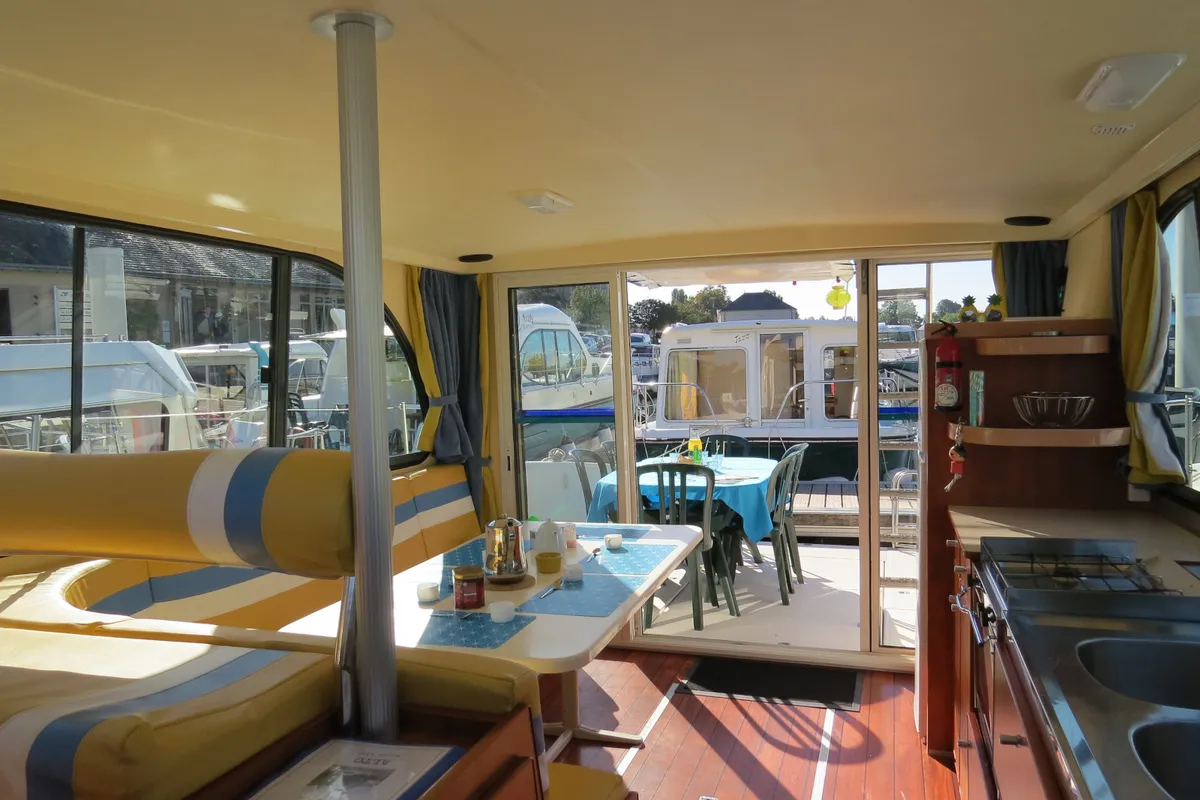 Salon of Alto, a Nicols Sedan 1310 motorboat at Sablé-sur-Sarthe, France