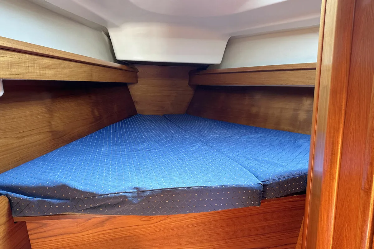 Cabin on Moulin Rouge, a Jeanneau Sun Odyssey 40 sailboat at Barth, Germany