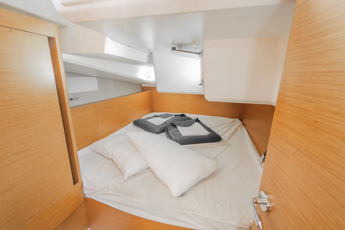 Cabin on Sea Safari, a Jeanneau Sun Odyssey 490 sailboat at Municipal Unit of Ellomenos, Greece