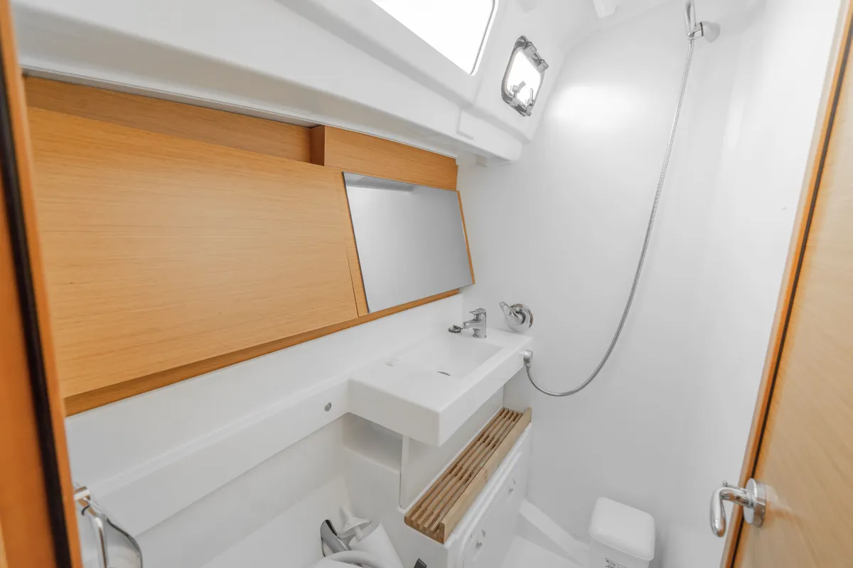 Head on Sea Safari, a Jeanneau Sun Odyssey 490 sailboat at Municipal Unit of Ellomenos, Greece