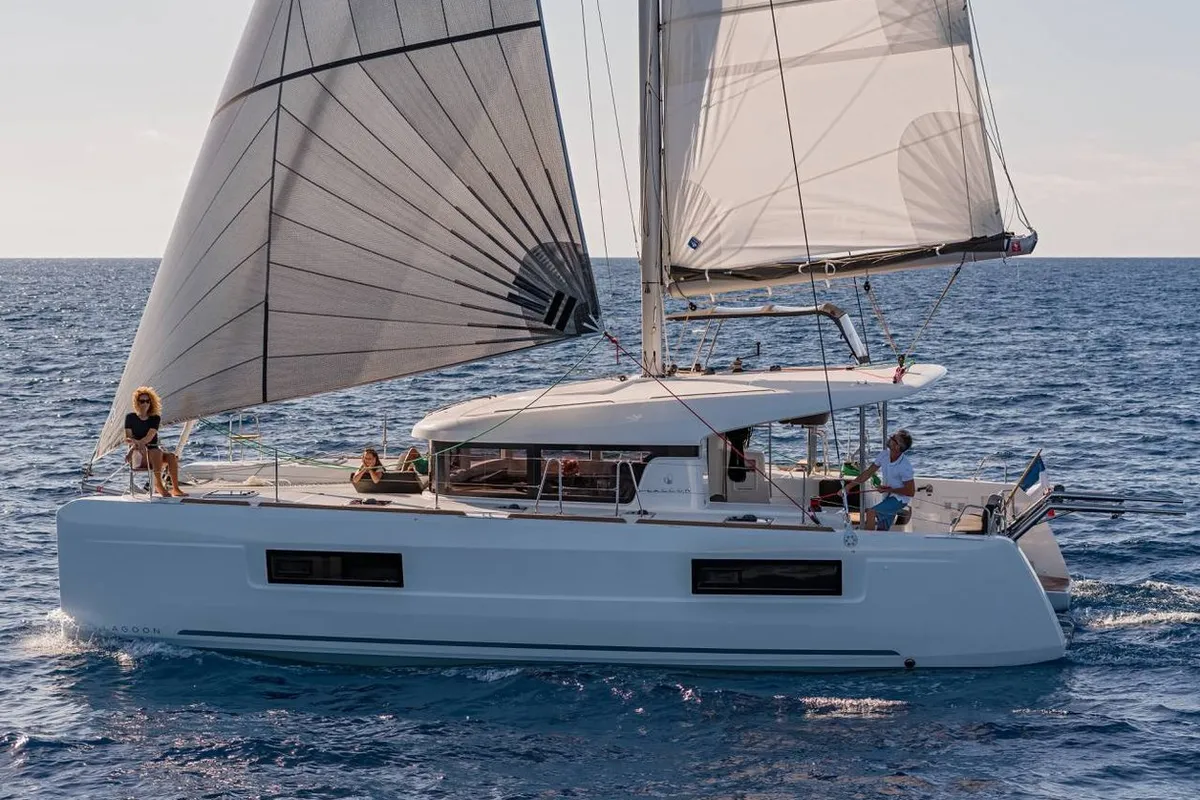 Exterior view of Cotopaxi, a Lagoon 40 catamaran at Roche Caiman, Seychelles