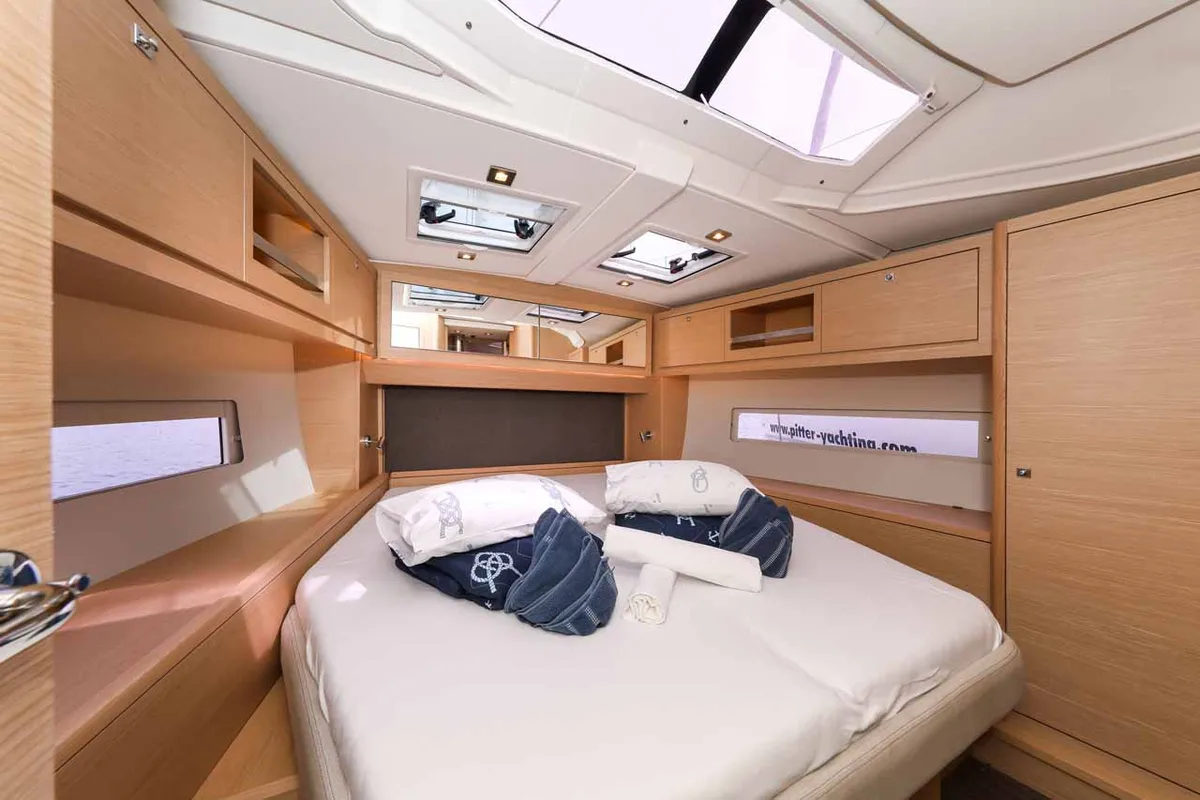 Cabin on Bellatrix, a Dufour 470 sailboat at Kaštela, Croatia