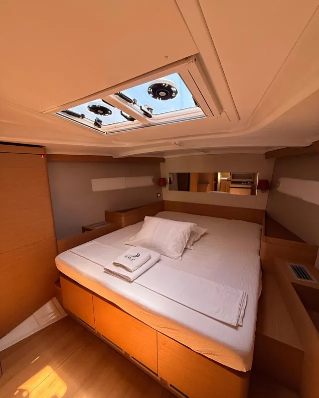 Cabin on La Vita e Bella, a Jeanneau Sun Odyssey 490 sailboat at Fethiye, Turkey