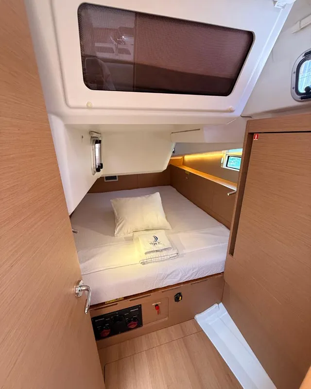 Cabin on La Vita e Bella, a Jeanneau Sun Odyssey 490 sailboat at Fethiye, Turkey