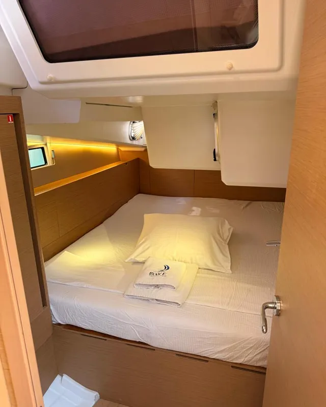 Cabin on La Vita e Bella, a Jeanneau Sun Odyssey 490 sailboat at Fethiye, Turkey