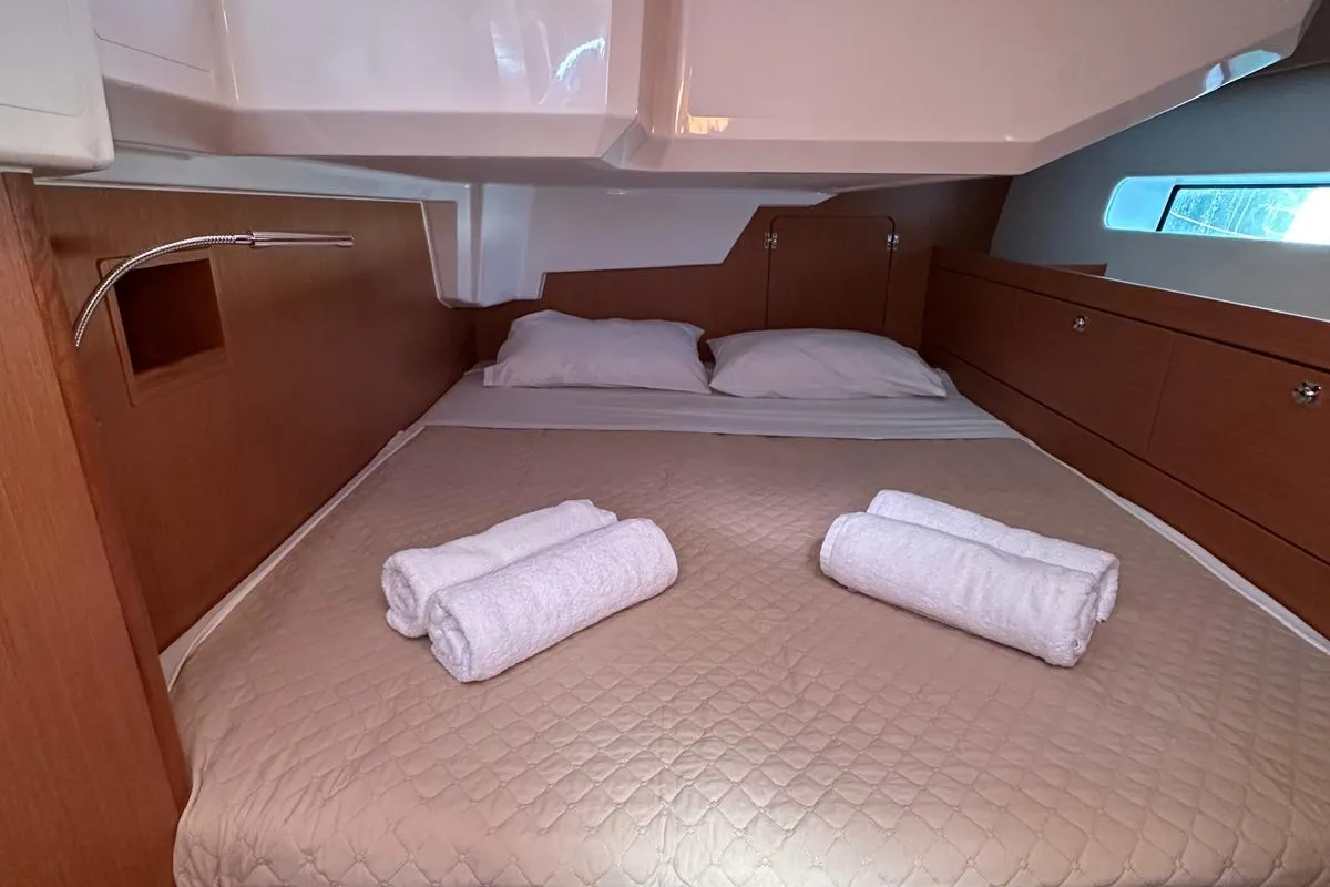 Cabin on 461 OCEAN BOULEVARD, a Bavaria C46 sailboat at Municipal Unit of Apollonioi, Greece