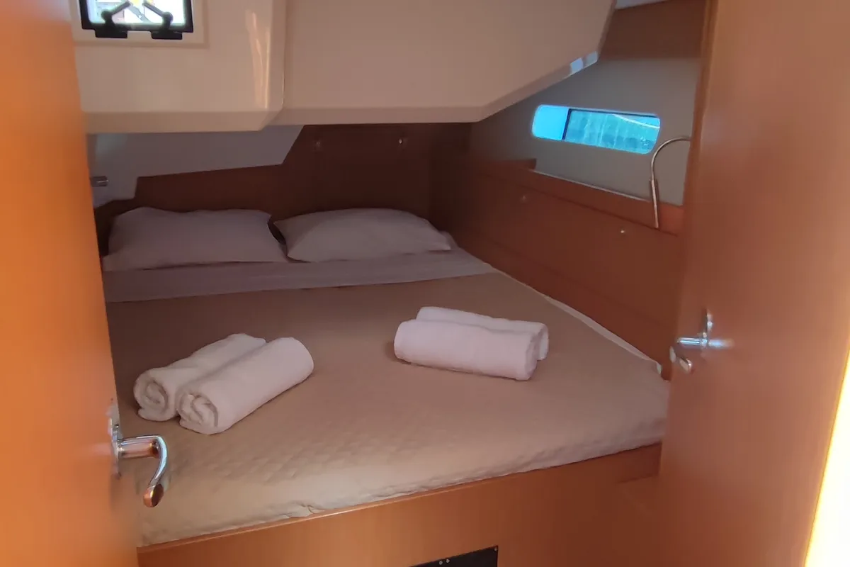 Cabin on 461 OCEAN BOULEVARD, a Bavaria C46 sailboat at Municipal Unit of Apollonioi, Greece