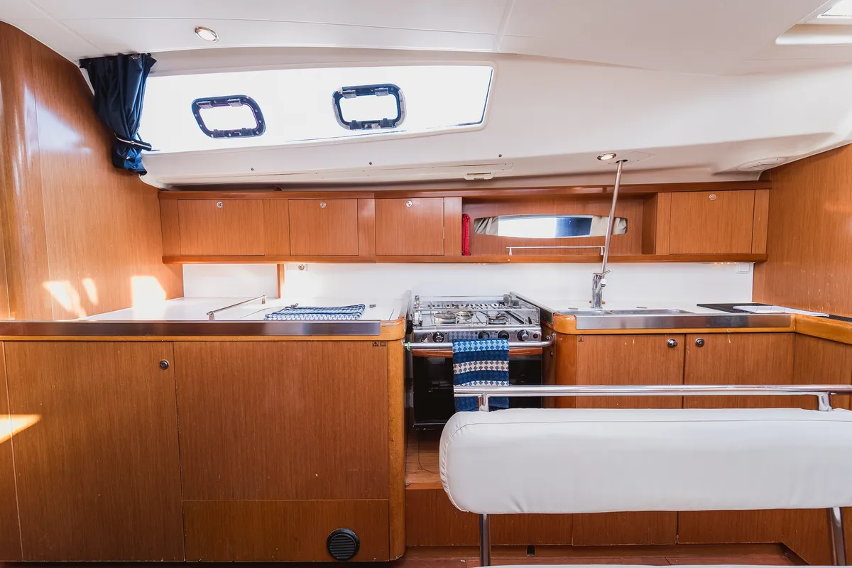 Galley of Pain Killer, a Beneteau Oceanis 46 sailboat at Kavala, Greece