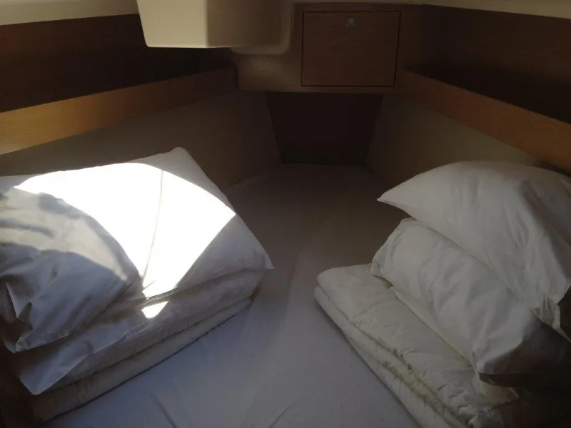 Cabin on Yankee, a Elan 350 sailboat at Grad Biograd na Moru, Croatia