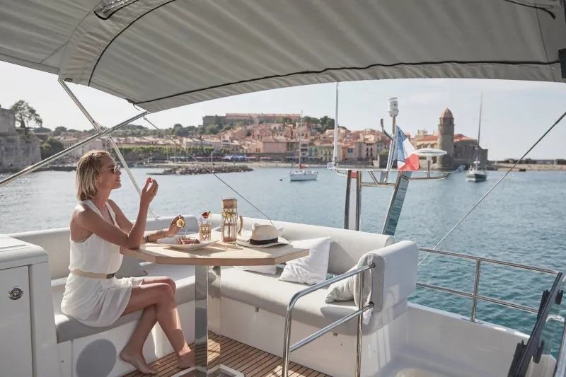 Exterior view of Martin, a Jeanneau Prestige 420 Fly motor yacht at Split, Croatia