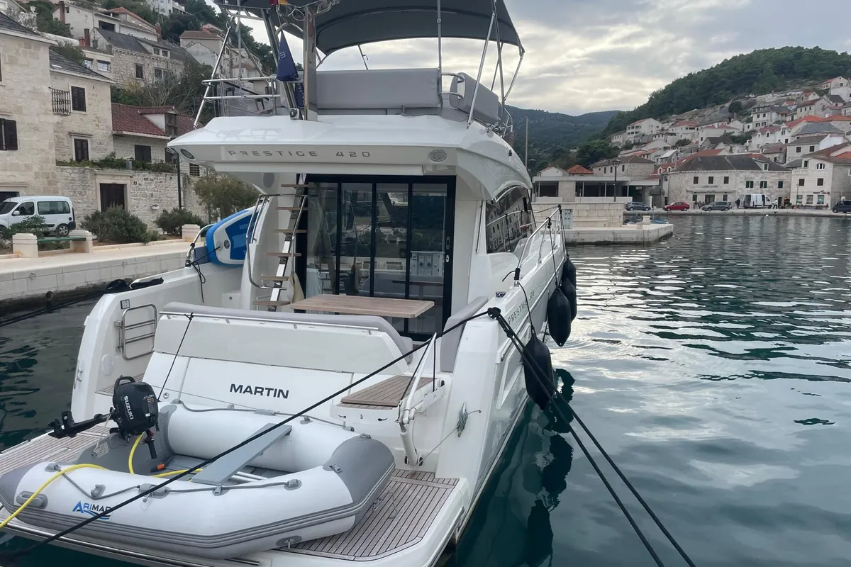 Cabin on Martin, a Jeanneau Prestige 420 Fly motor yacht at Split, Croatia