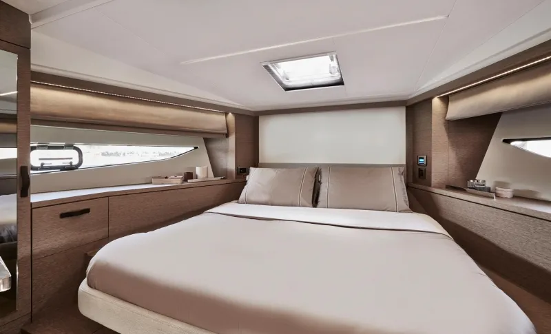 Martin, a Jeanneau Prestige 420 Fly motor yacht at Split, Croatia