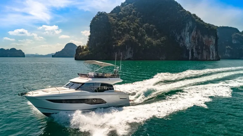 Martin, a Jeanneau Prestige 420 Fly motor yacht at Split, Croatia