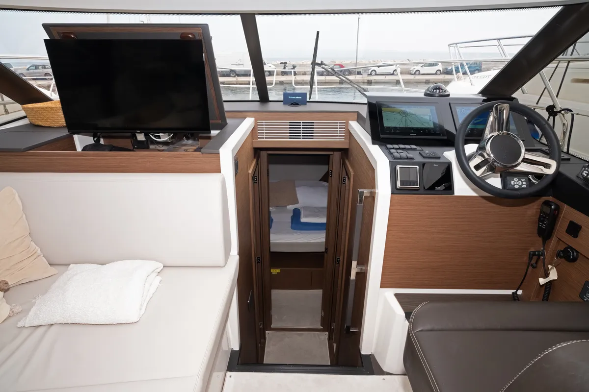 Cabin on Martin, a Jeanneau Prestige 420 Fly motor yacht at Split, Croatia