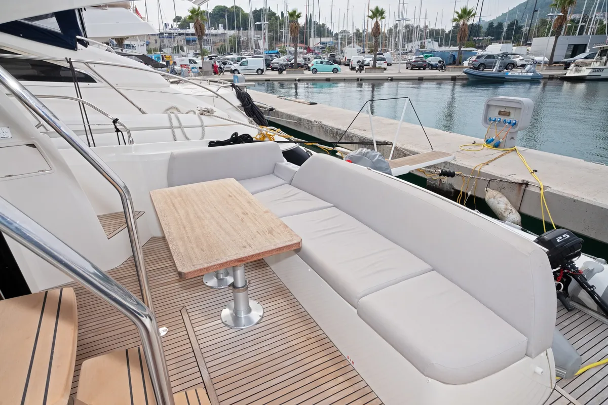 Salon of Martin, a Jeanneau Prestige 420 Fly motor yacht at Split, Croatia