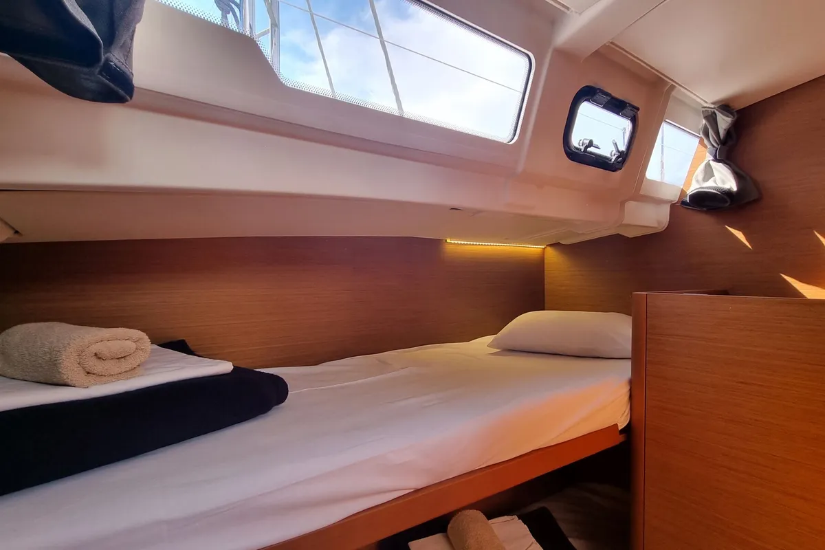 Cabin on Izzy, a Jeanneau Sun Odyssey 490 sailboat at Rogač, Croatia