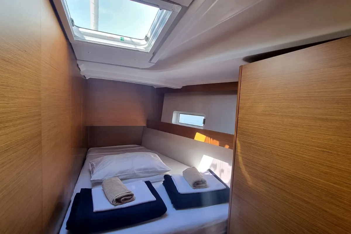 Cabin on Izzy, a Jeanneau Sun Odyssey 490 sailboat at Rogač, Croatia