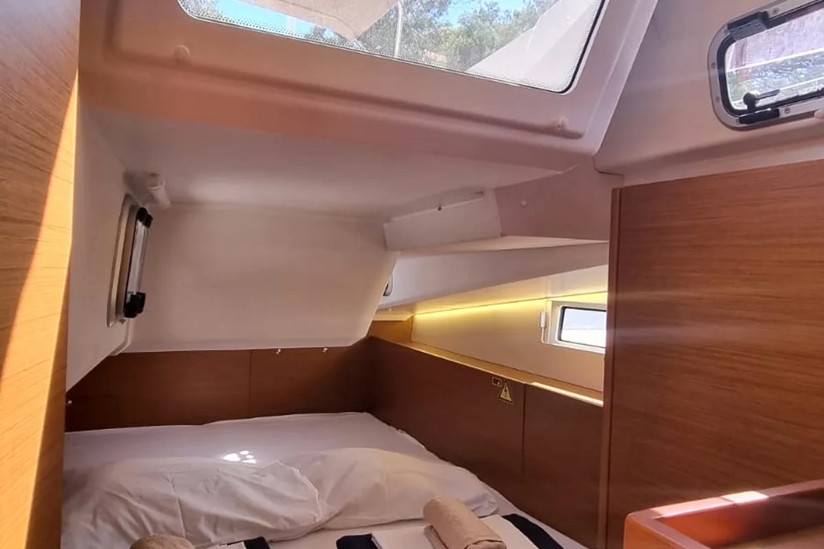 Cabin on Izzy, a Jeanneau Sun Odyssey 490 sailboat at Rogač, Croatia