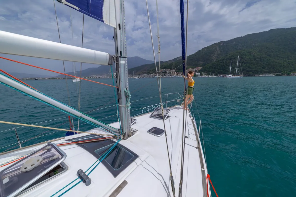 Deck of Classic, a Beneteau Oceanis 40 sailboat at Fethiye, Turkey