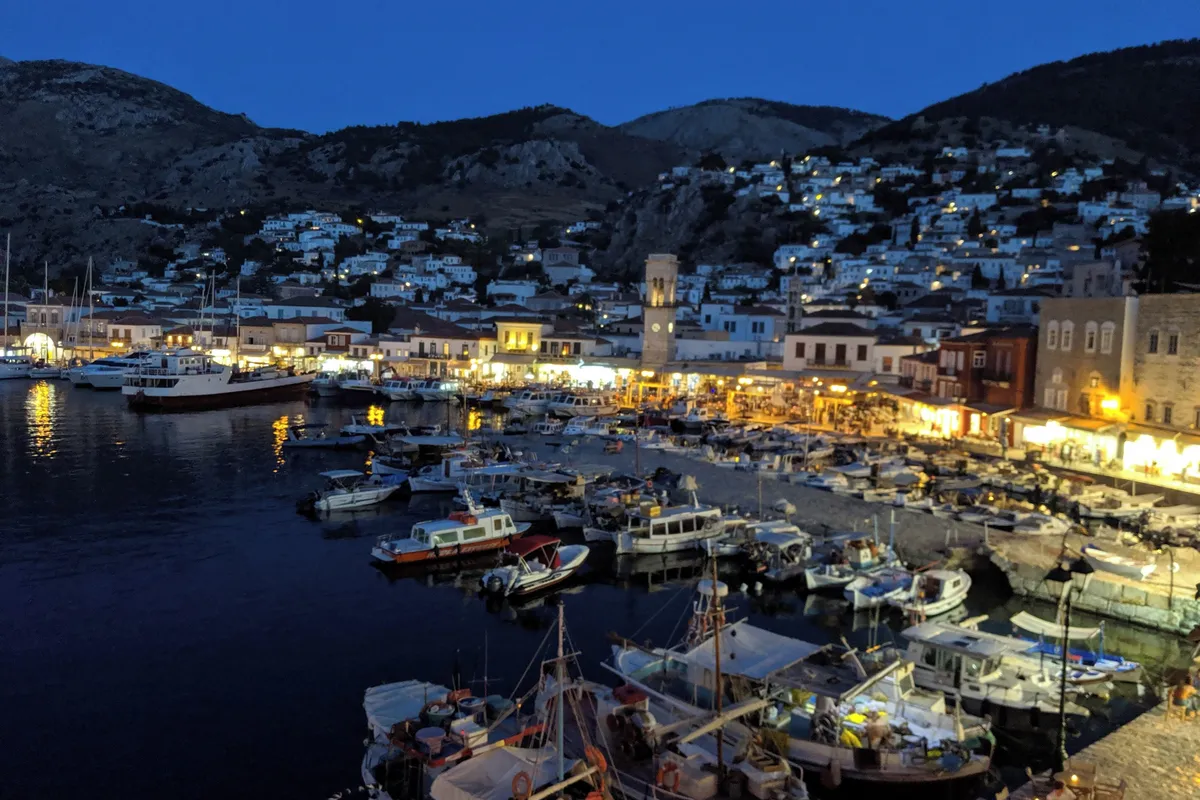 Órmos Mandráki, anchorage in Hydra, Greece — photo 2