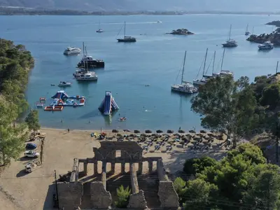 Russian Bay, anchorage in Agios Nektarios, Greece — photo 3
