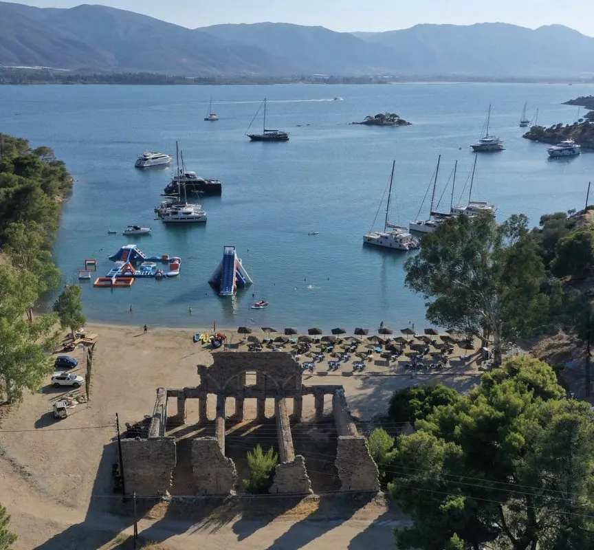 Russian Bay, anchorage in Agios Nektarios, Greece — photo 3