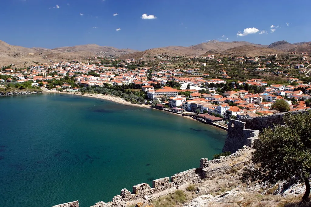 Alievtiko katafygio "Toyrkikou gialoy" Marina in Myrina, Greece — photo 3