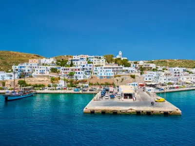 Adamantas Port, Milos, harbour in Adamantas, Greece — photo 2