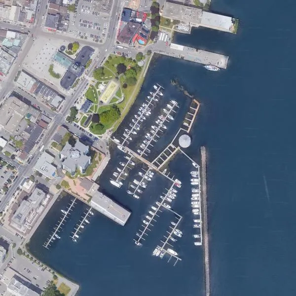 Confederation Basin Marina in Kingston, Canada — photo 5