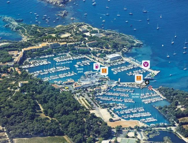 Port Saint-Pierre des Embiez, marina in Six-Fours-les-Plages, France — photo 6