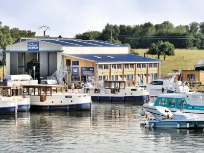 Port fluvial Niderviller / Tannenheim, marina in Niderviller, France — photo 2