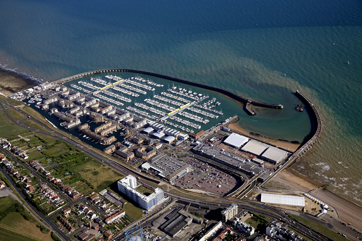 Brighton Marina (Outer Harbour) in Brighton, United Kingdom — photo 4