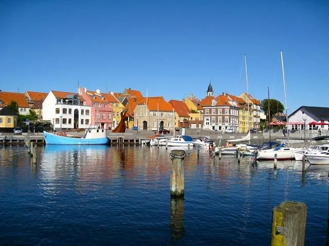Lyø Havn, marina in Bådsted, Denmark