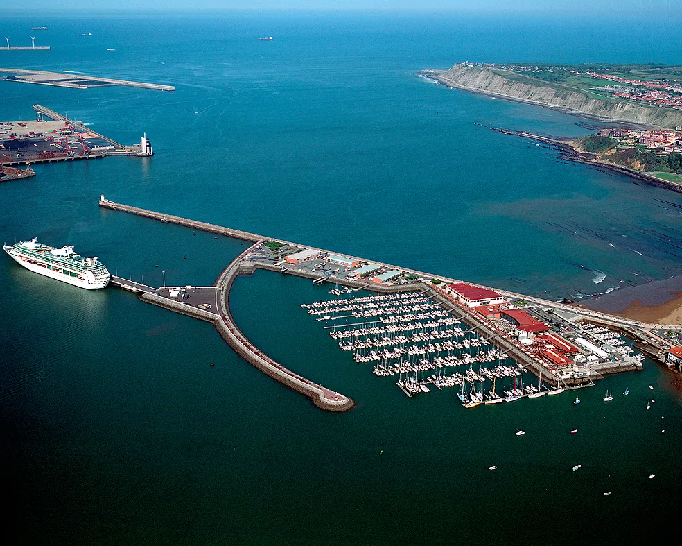 Puerto Deportivo Getxo Marina Kaia in Getxo, Spain — photo 5