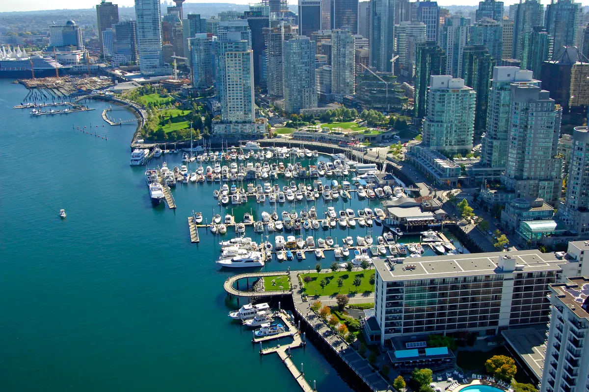 Coal Harbour Marina in Vancouver, Canada — photo 8