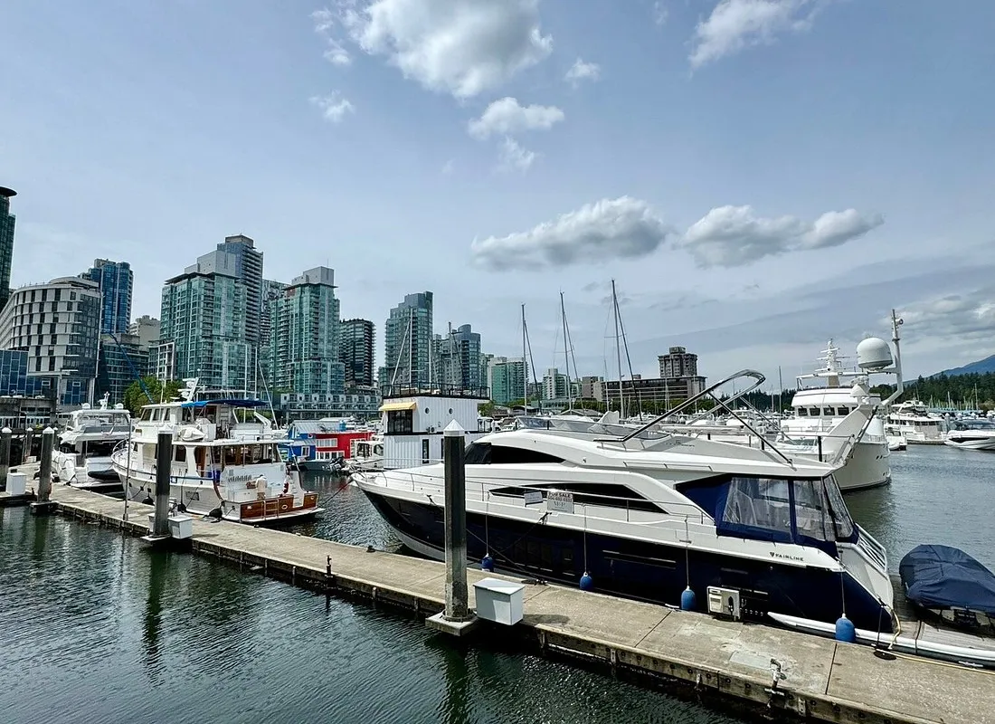 Coal Harbour Marina in Vancouver, Canada — photo 3