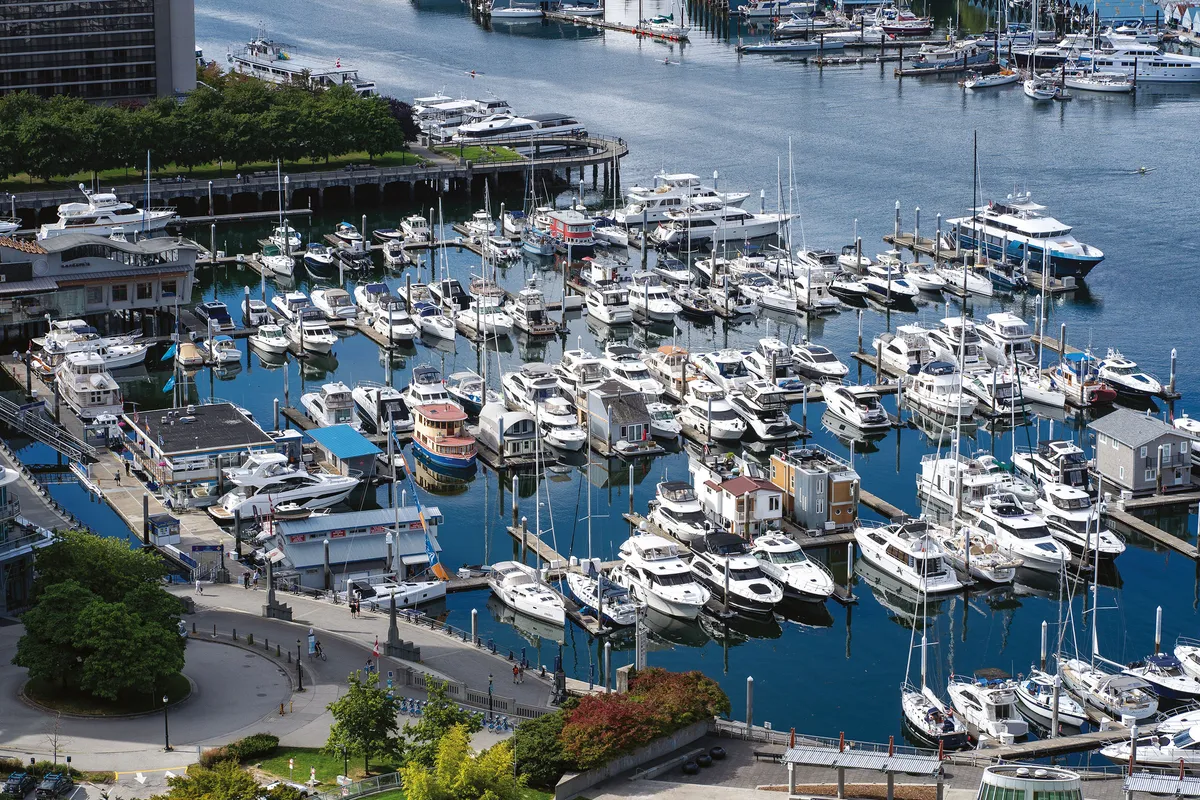 Coal Harbour Marina in Vancouver, Canada — photo 9