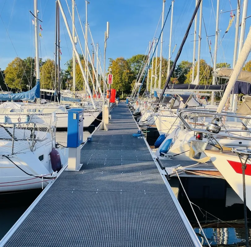 WV Brouwershaven, marina in Brouwershaven, Netherlands — photo 5