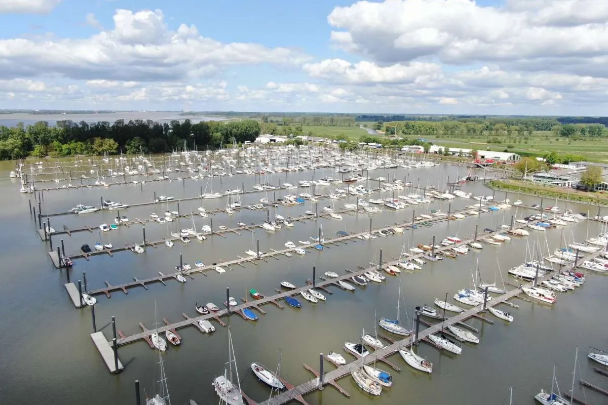 Hamburger Yachthafen, marina in Wedel, Germany — photo 4