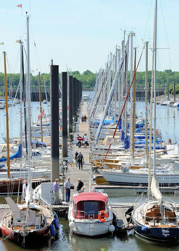 Hamburger Yachthafen, marina in Wedel, Germany — photo 9