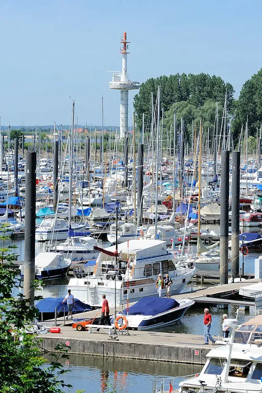 Hamburger Yachthafen, marina in Wedel, Germany — photo 3
