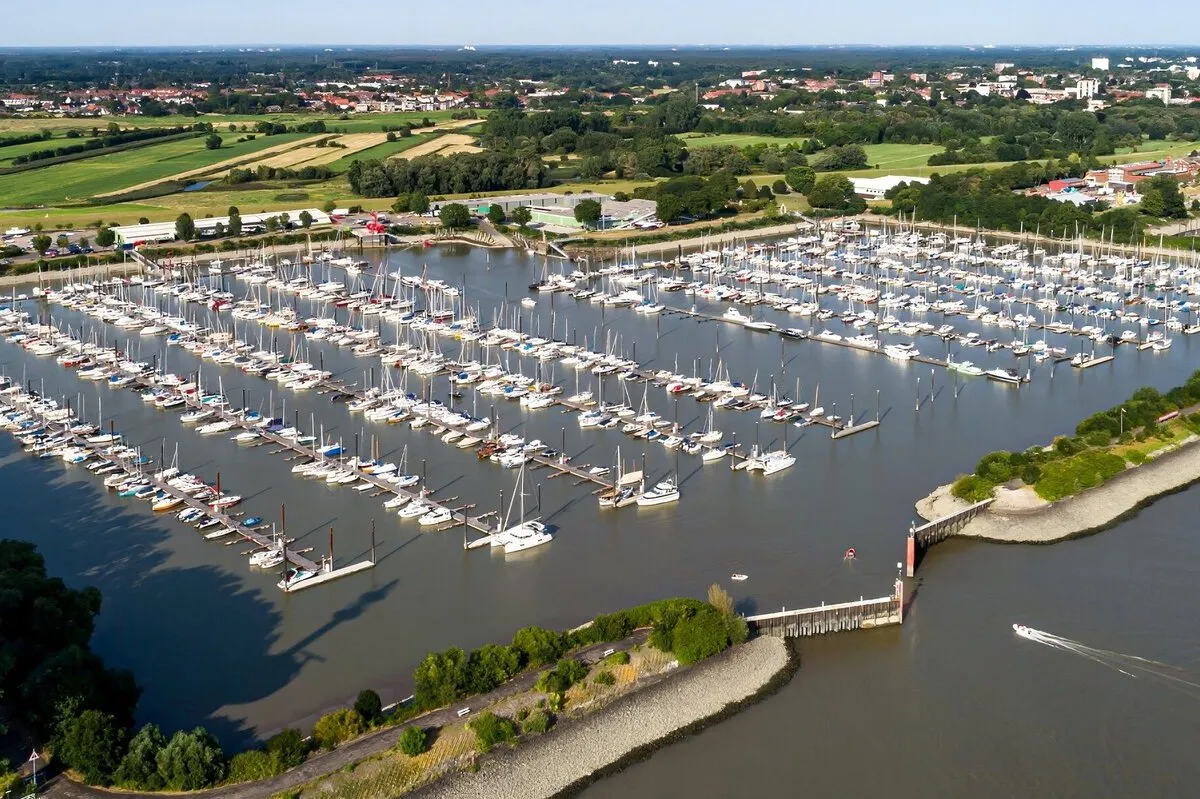 Hamburger Yachthafen, marina in Wedel, Germany