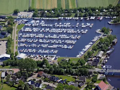 Stichting Jachthaven Wartena, marina in Warten, Netherlands