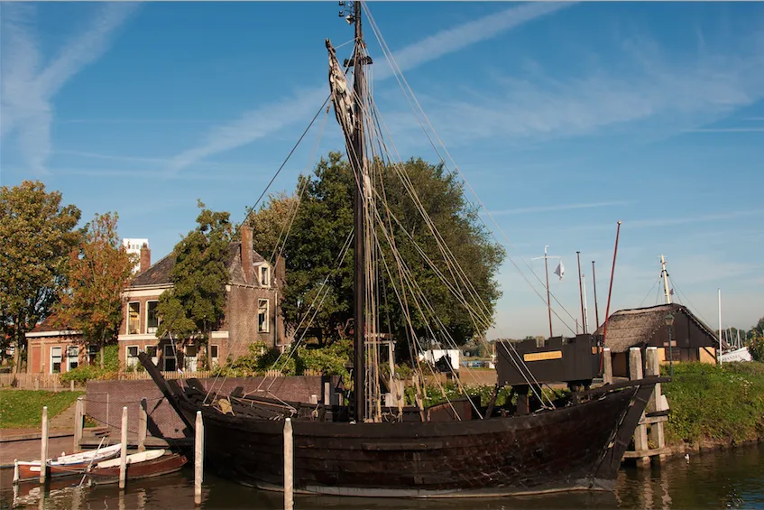 Oude Buitenhaven, marina in Kampen, Netherlands — photo 8