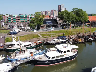 Nieuwe Buitenhaven, marina in Kampen, Netherlands — photo 5
