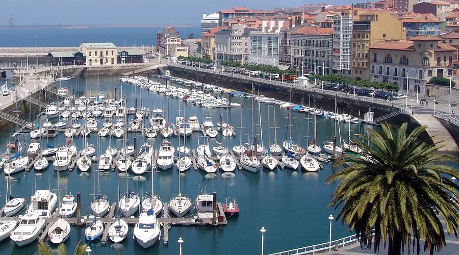 Puerto Deportivo de Gijón, marina in Gijón, Spain — photo 4