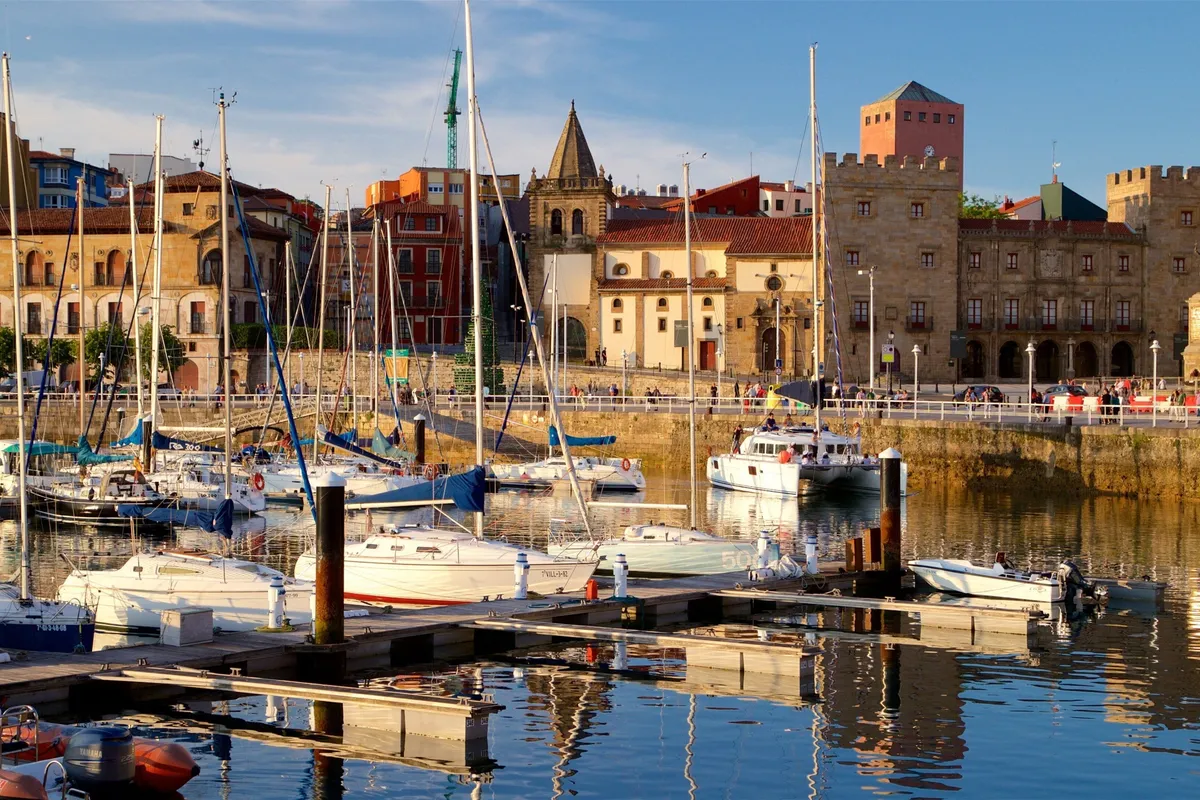 Puerto Deportivo de Gijón, marina in Gijón, Spain — photo 7