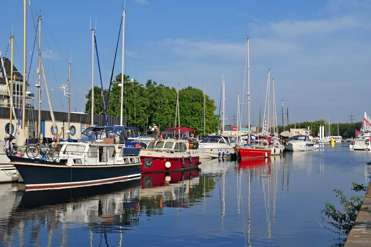 Port de Plaisance de Ouistreham, marina in Ouistreham, France — photo 2